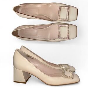 Napoleoni Italian Beige Leather Block Heel W Crystal Medallion Pumps 8 Elegant